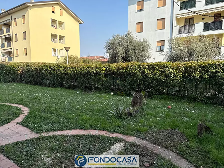 Immagine 6 di Appartamento in vendita  a Rovato