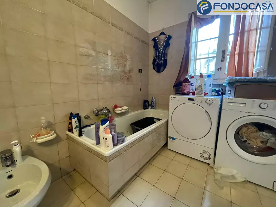 Immagine 12 di Casa semindipendente in vendita  in Via Fondi a Camaiore