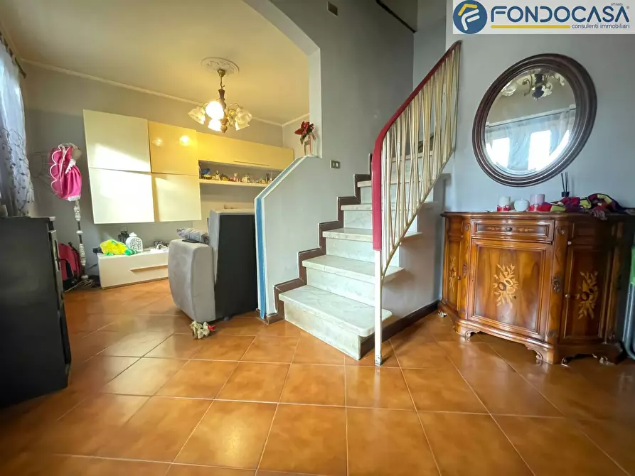 Immagine 4 di Casa semindipendente in vendita  in Via Fondi a Camaiore