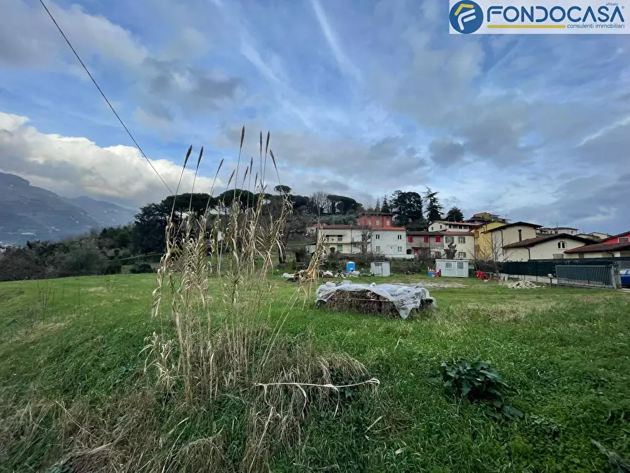 Immagine 21 di Casa semindipendente in vendita  in Via Fondi a Camaiore