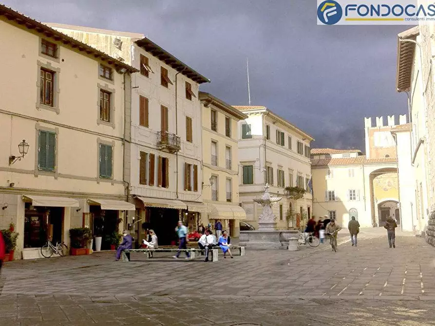 Immagine 22 di Casa semindipendente in vendita  in Via Fondi a Camaiore
