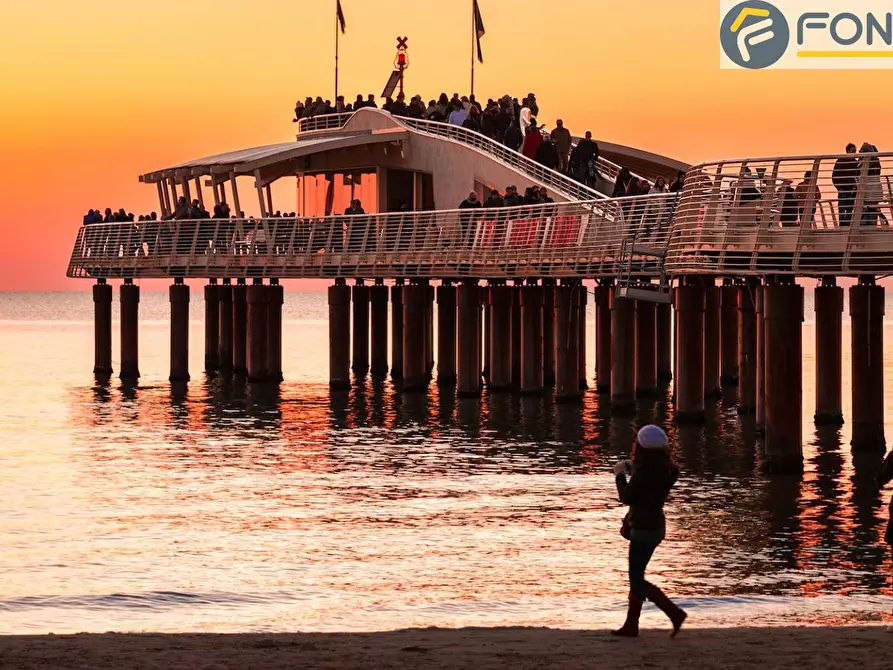 Immagine 23 di Casa semindipendente in vendita  in Via Fondi a Camaiore