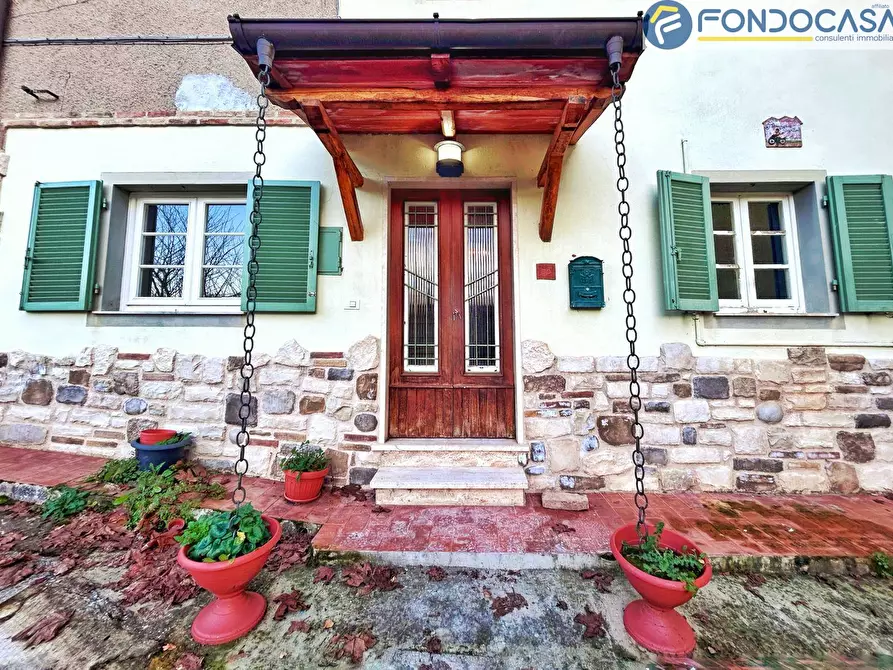 Immagine 3 di Casa semindipendente in vendita  in Via Fondi a Camaiore