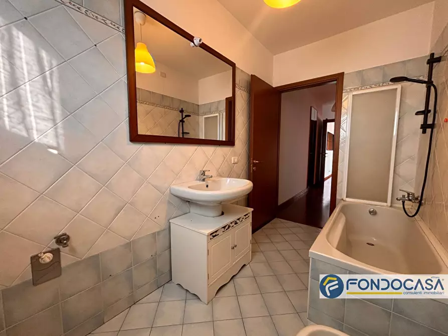 Immagine 9 di Appartamento in vendita  in Grumello del Monte a Grumello Del Monte