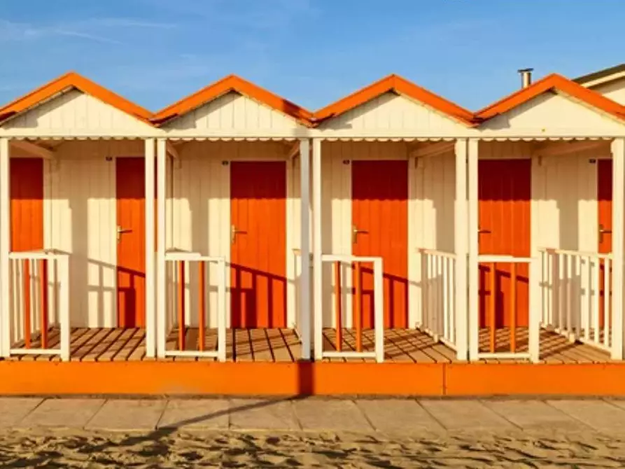 Immagine 8 di Casa bifamiliare in vendita  in Via dei MIlle a Forte Dei Marmi