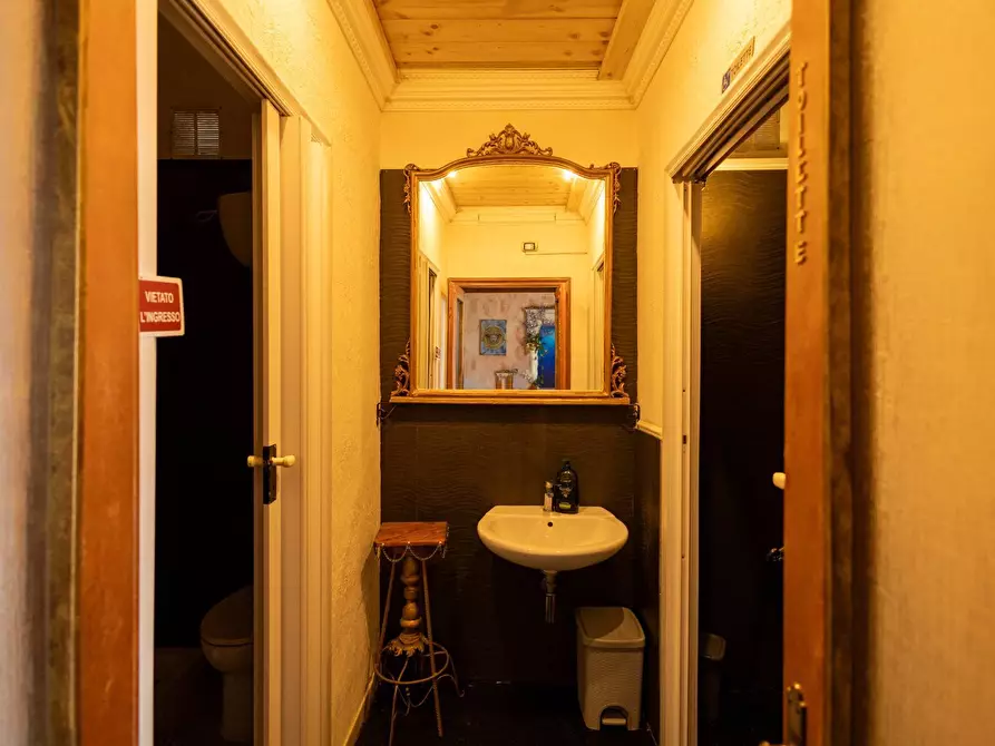 Immagine 15 di Appartamento in vendita  in VIA REGINA GIOVANNA a Manduria