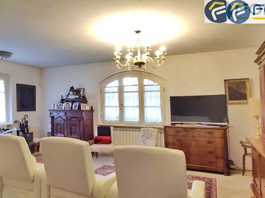 Immagine 6 di Villa in vendita  in via martiri di s. anna a Seravezza