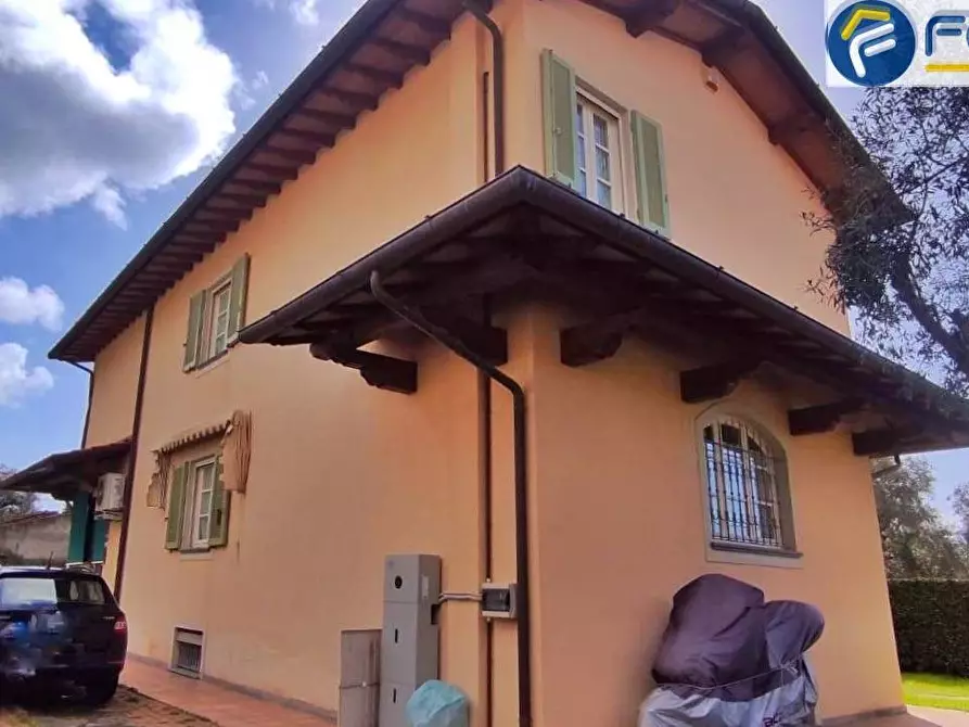 Immagine 23 di Villa in vendita  in via martiri di s. anna a Seravezza