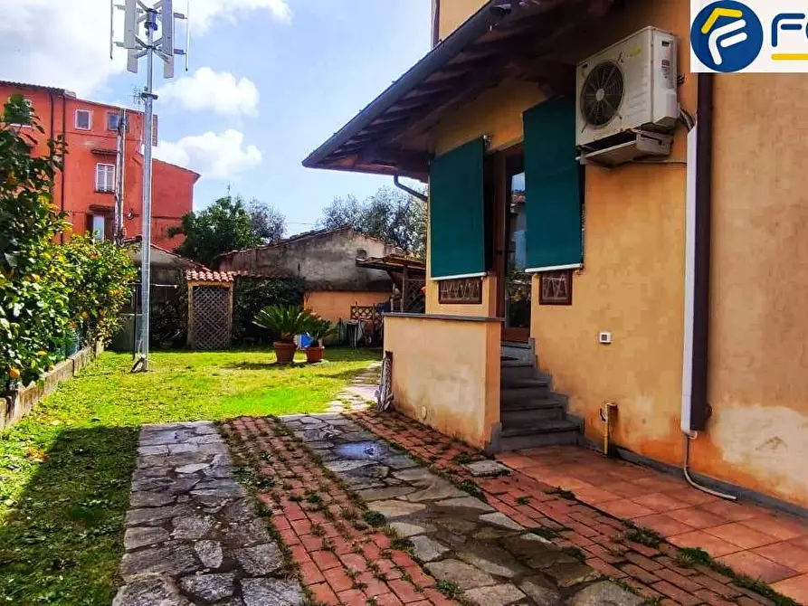 Immagine 24 di Villa in vendita  in via martiri di s. anna a Seravezza