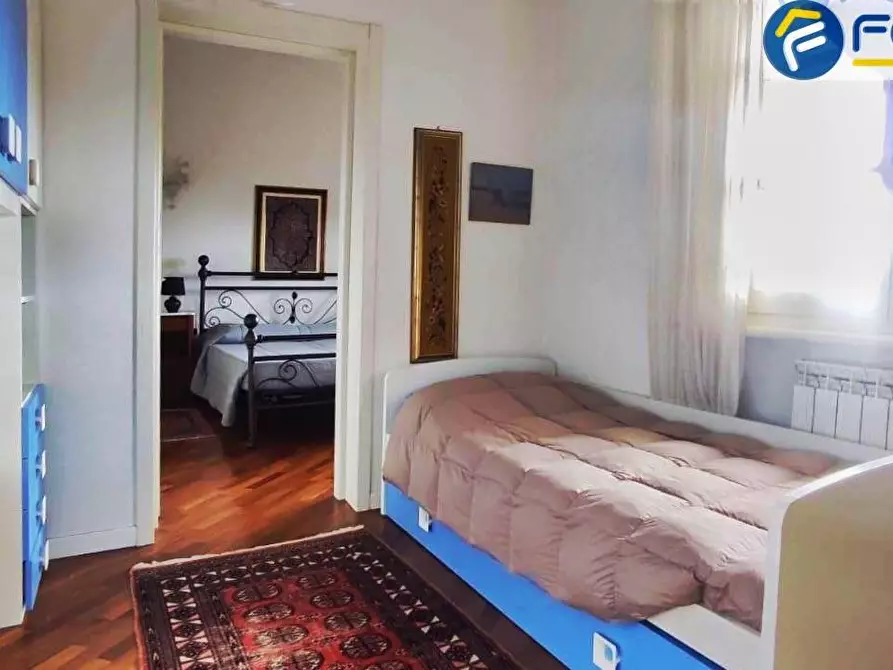 Immagine 15 di Villa in vendita  in via martiri di s. anna a Seravezza