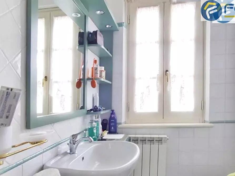 Immagine 21 di Villa in vendita  in via martiri di s. anna a Seravezza