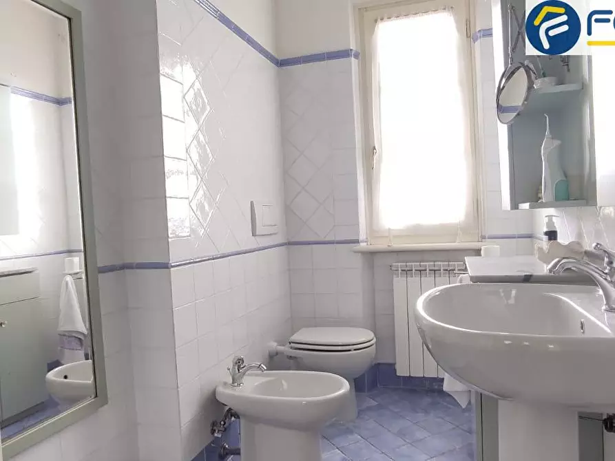 Immagine 11 di Villa in vendita  in via martiri di s. anna a Seravezza