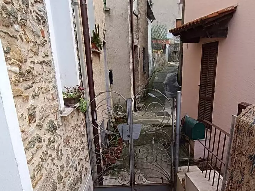 Immagine 6 di Casa semindipendente in vendita  in Via Tarabella a Seravezza