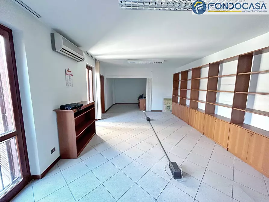 Immagine 7 di Appartamento in vendita  in Via Roma a Montignoso