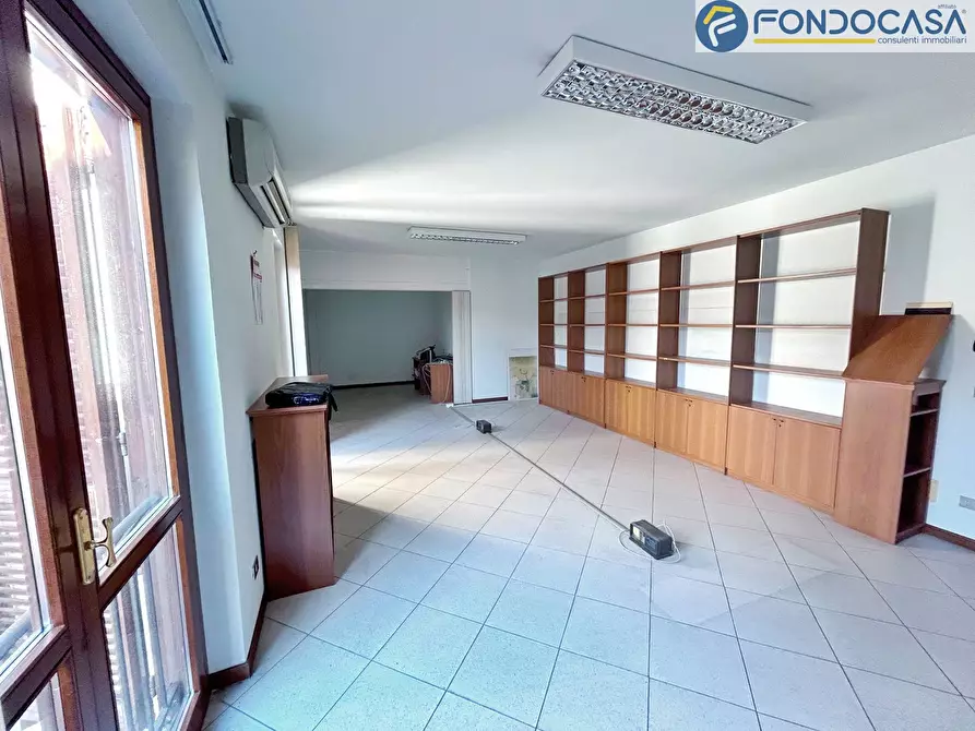 Immagine 8 di Appartamento in vendita  in Via Roma a Montignoso