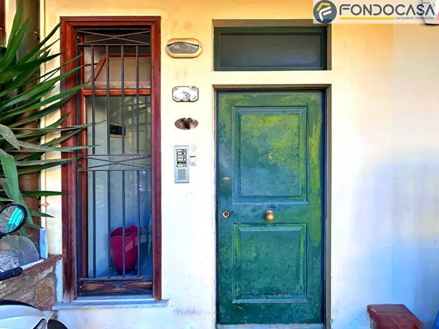 Immagine 1 di Appartamento in vendita  in Via Roma a Montignoso