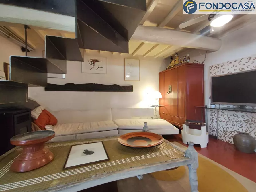 Immagine 10 di Casa semindipendente in vendita  in Via Tarabella a Seravezza