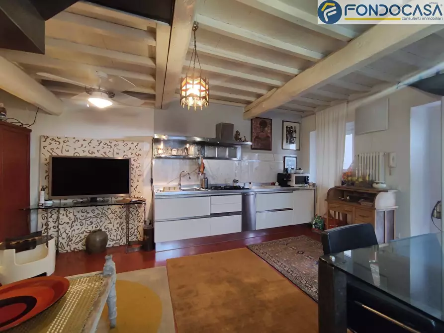 Immagine 9 di Casa semindipendente in vendita  in Via Tarabella a Seravezza