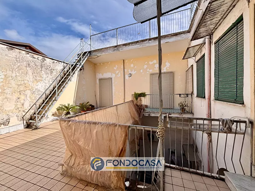 Immagine 7 di Palazzo in vendita  in via lombardi a Aversa