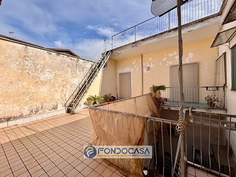 Immagine 8 di Palazzo in vendita  in via lombardi a Aversa