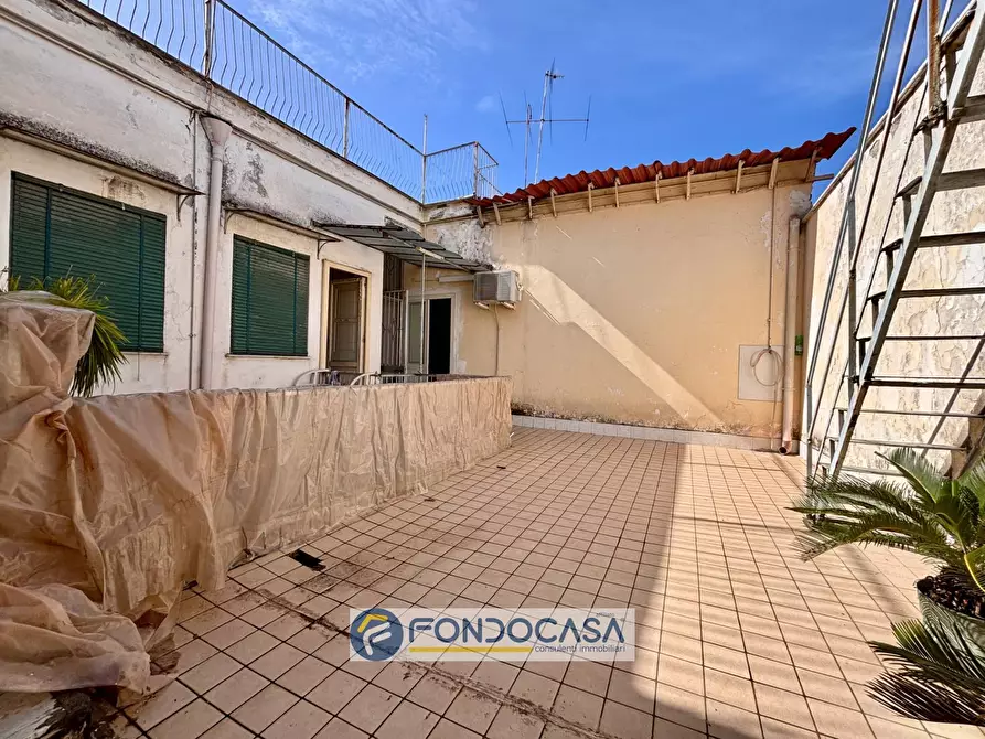 Immagine 11 di Palazzo in vendita  in via lombardi a Aversa