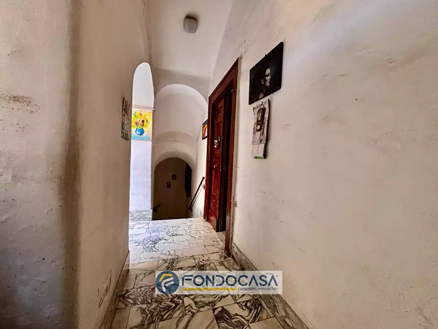 Immagine 12 di Palazzo in vendita  in via lombardi a Aversa