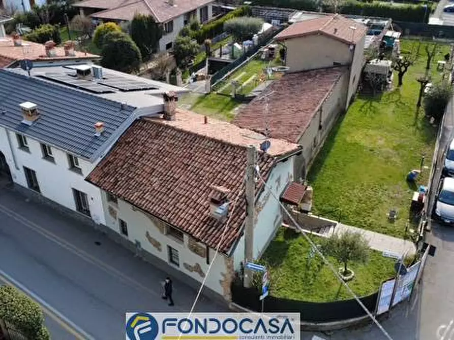 Immagine 4 di Villa in vendita  a Coccaglio