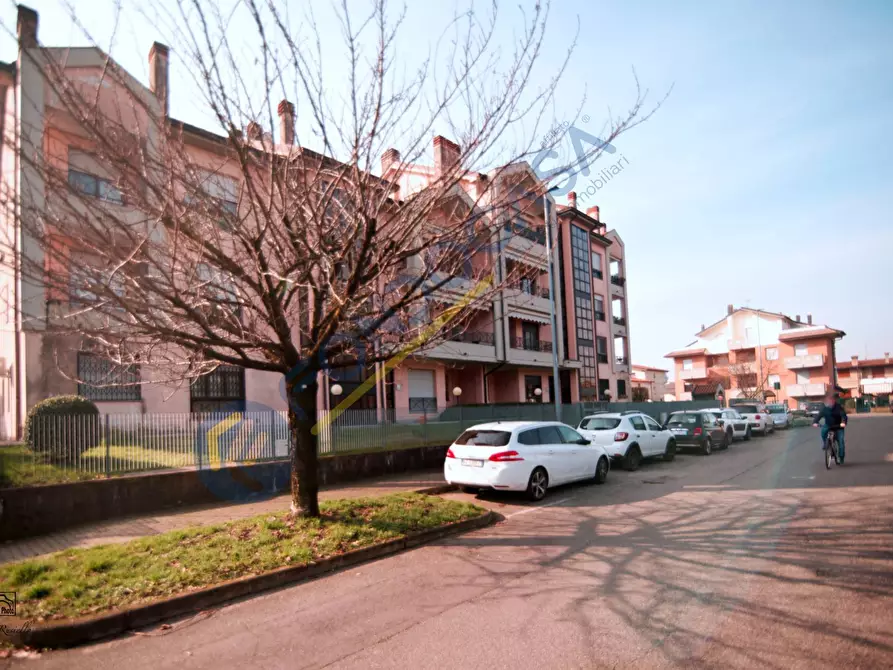 Immagine 26 di Appartamento in vendita  in VIA ALLEANZA a Limbiate