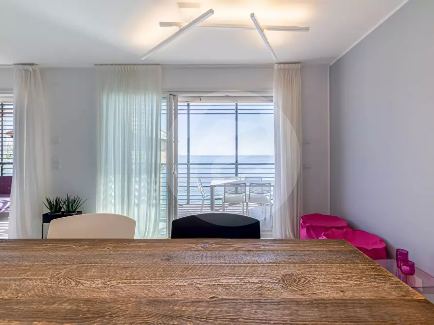 Immagine 11 di Appartamento in vendita  a Alassio