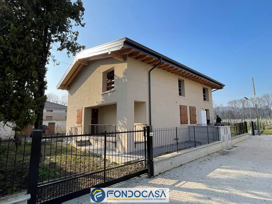 Immagine 1 di Casa bifamiliare in vendita  a Cazzago San Martino