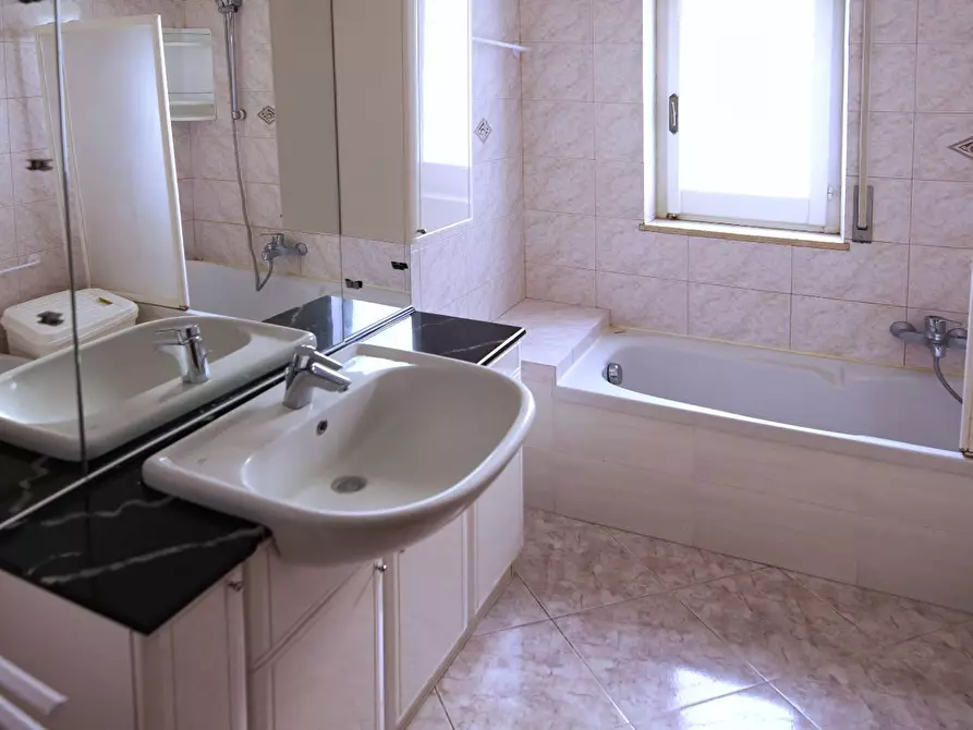 Immagine 24 di Appartamento in vendita  in via L.Ariosto a Gallipoli