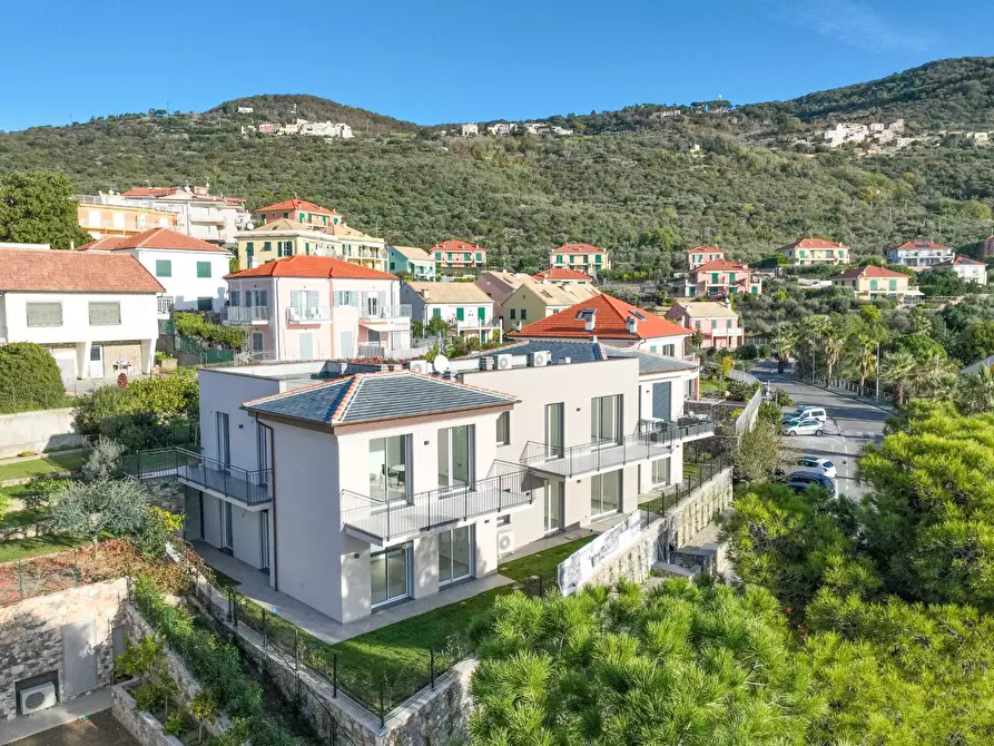 Immagine 8 di Appartamento in vendita  in Via Trento e Trieste a Borgio Verezzi