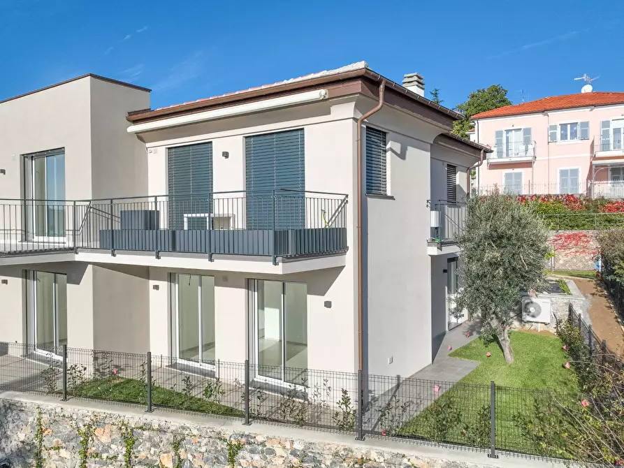 Immagine 11 di Appartamento in vendita  in Via Trento e Trieste a Borgio Verezzi