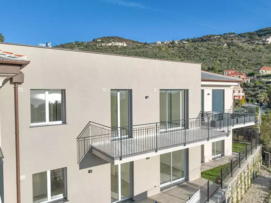 Immagine 12 di Appartamento in vendita  in Via Trento e Trieste a Borgio Verezzi