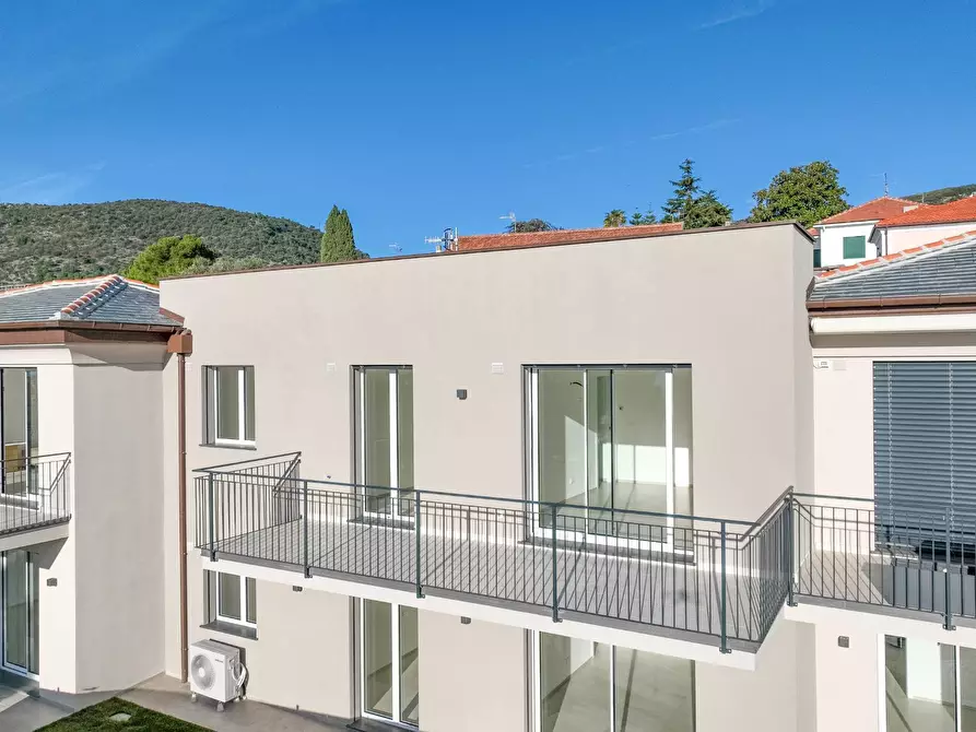 Immagine 13 di Appartamento in vendita  in Via Trento e Trieste a Borgio Verezzi