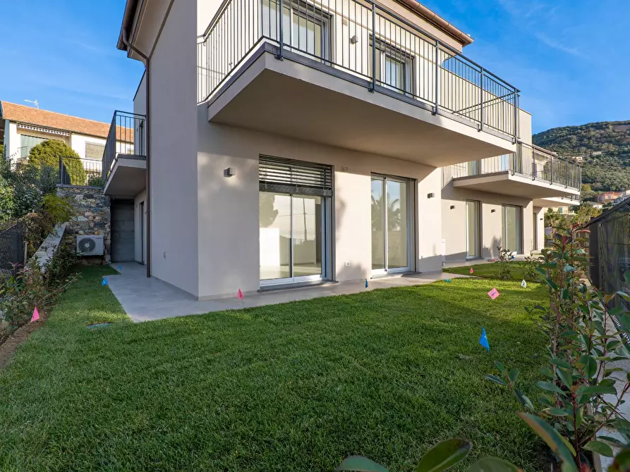 Immagine 17 di Appartamento in vendita  in Via Trento e Trieste a Borgio Verezzi