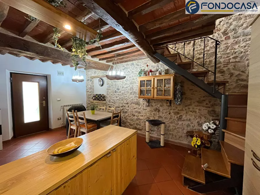 Immagine 6 di Casa semindipendente in vendita  in Via di Rosi a Camaiore