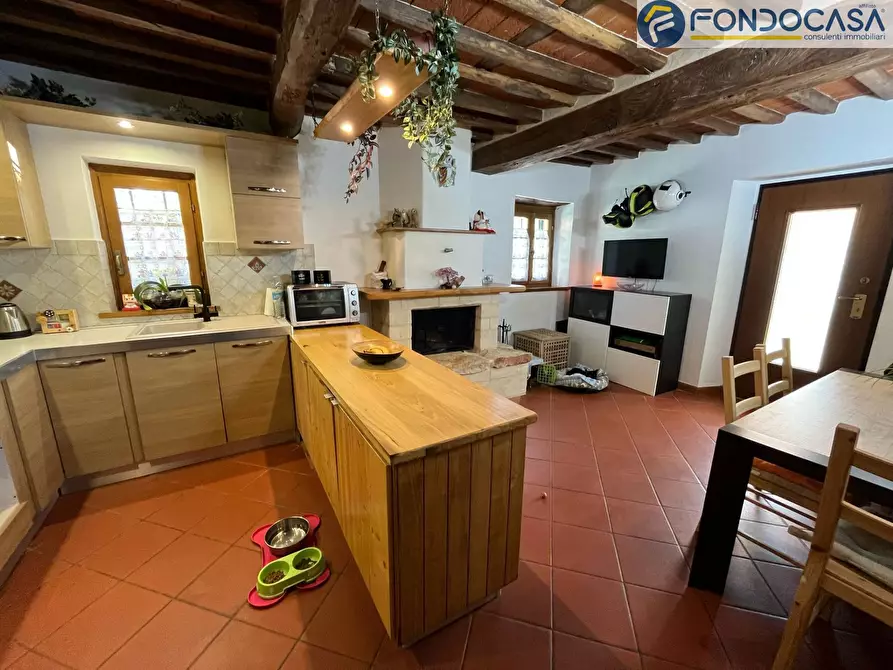 Immagine 5 di Casa semindipendente in vendita  in Via di Rosi a Camaiore