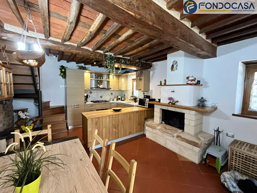 Immagine 3 di Casa semindipendente in vendita  in Via di Rosi a Camaiore