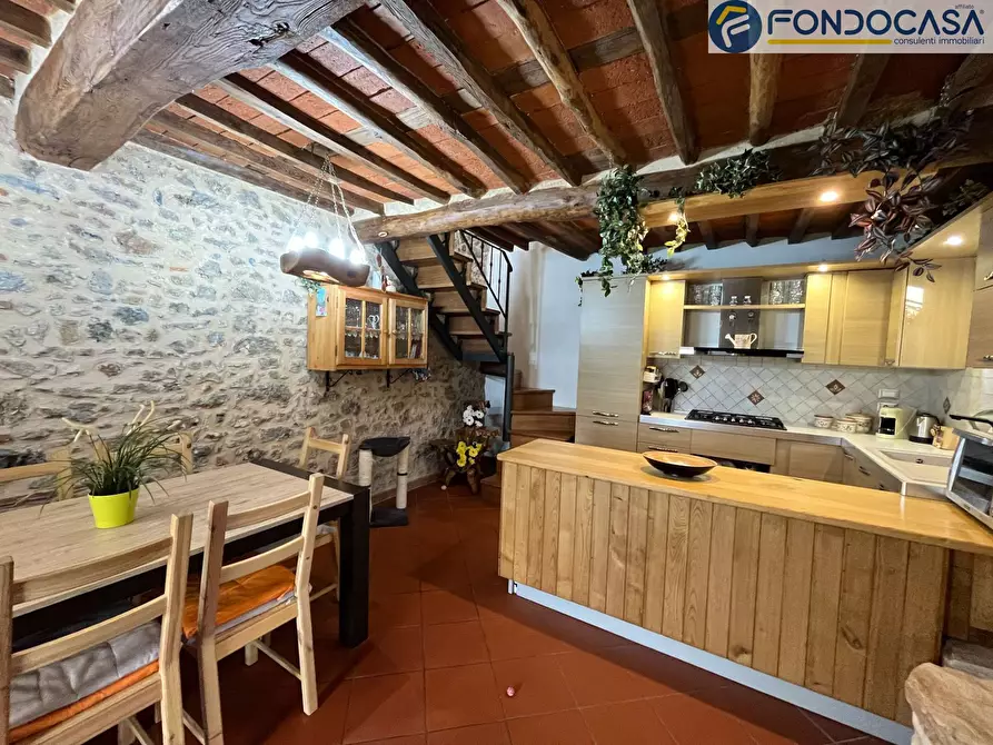 Immagine 4 di Casa semindipendente in vendita  in Via di Rosi a Camaiore