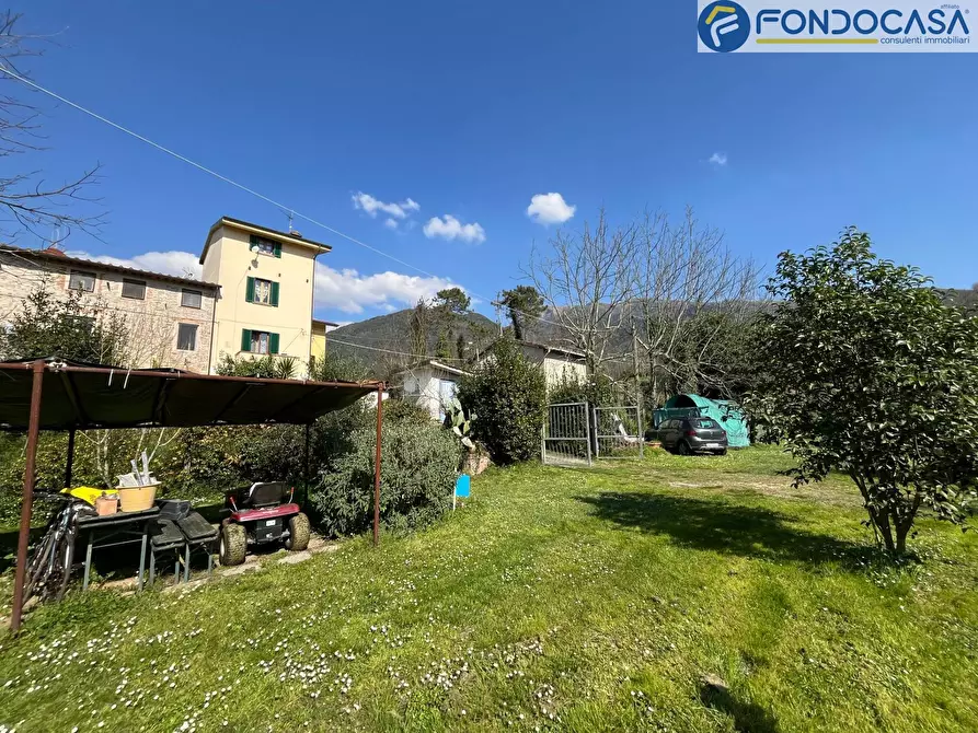 Immagine 2 di Casa semindipendente in vendita  in Via di Rosi a Camaiore