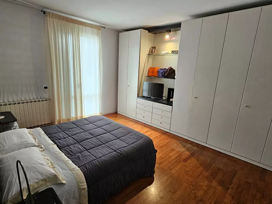 Immagine 6 di Villa in vendita  in Via Fiume Montone Abbandonato a Ravenna