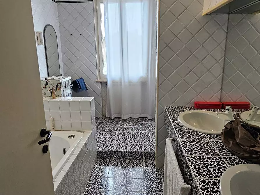 Immagine 8 di Villa in vendita  in Via Fiume Montone Abbandonato a Ravenna