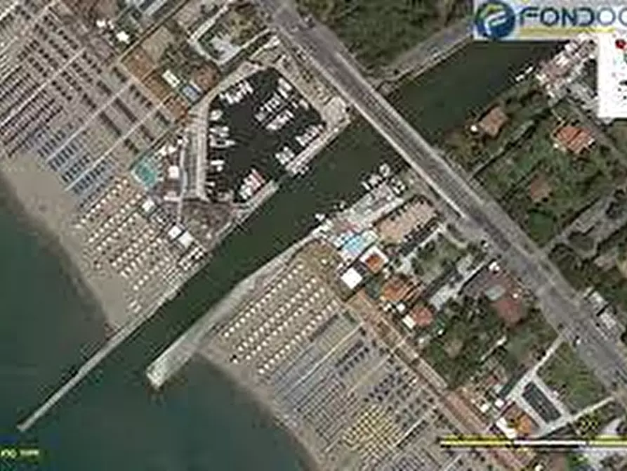 Immagine 15 di Appartamento in vendita  in Via Marietta a Montignoso