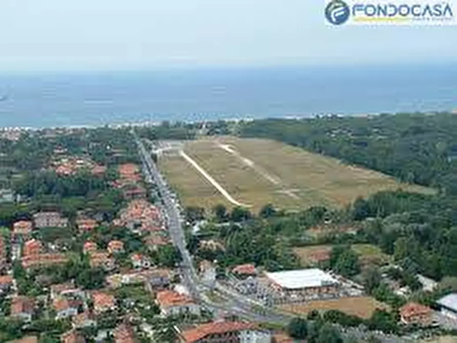 Immagine 19 di Appartamento in vendita  in Via Marietta a Montignoso