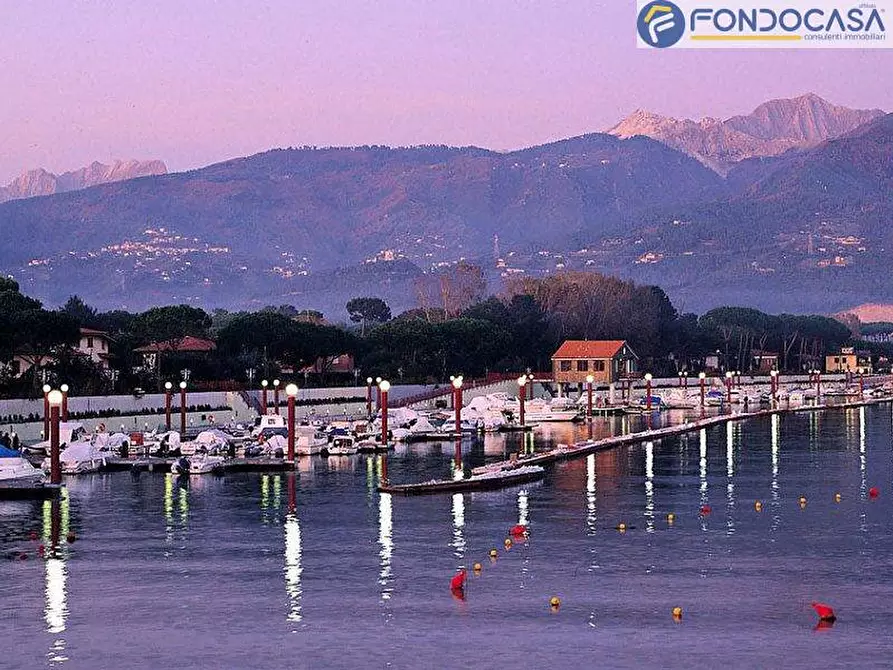 Immagine 18 di Appartamento in vendita  in Via Marietta a Montignoso