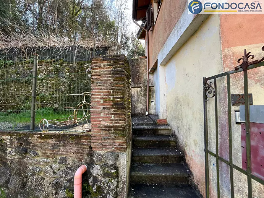 Immagine 3 di Casa semindipendente in vendita  in Via Sterpi a Camaiore