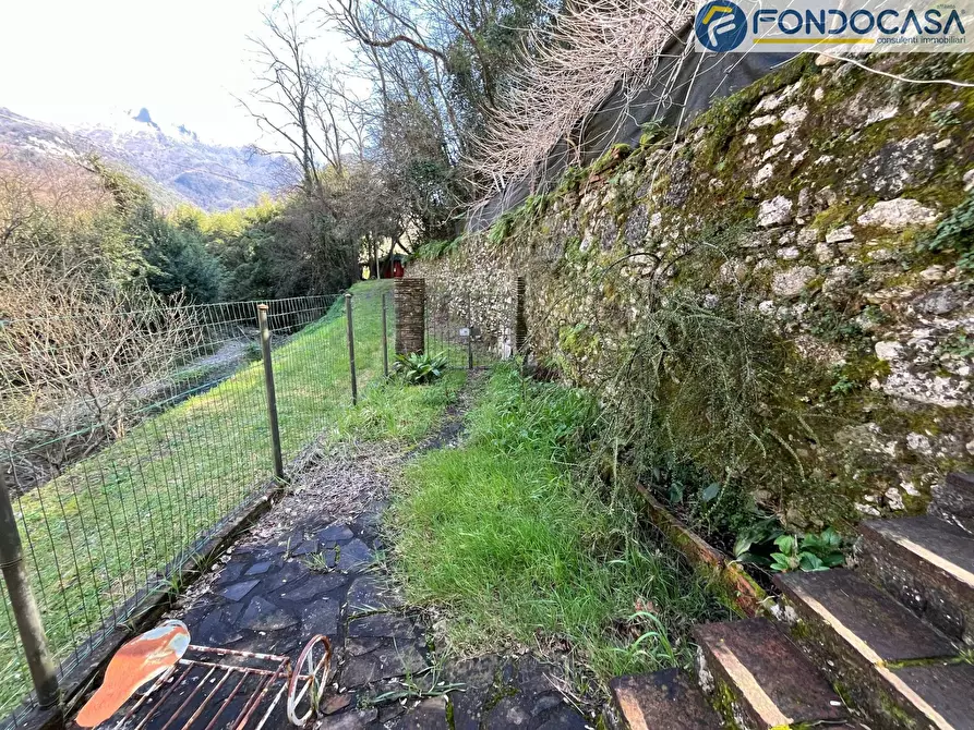 Immagine 29 di Casa semindipendente in vendita  in Via Sterpi a Camaiore