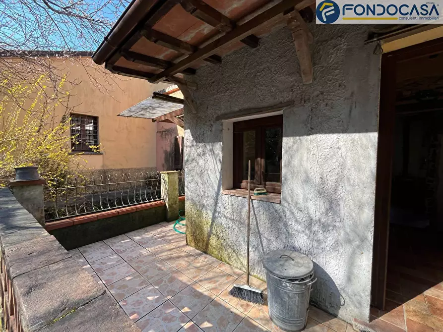 Immagine 2 di Casa semindipendente in vendita  in Via Sterpi a Camaiore