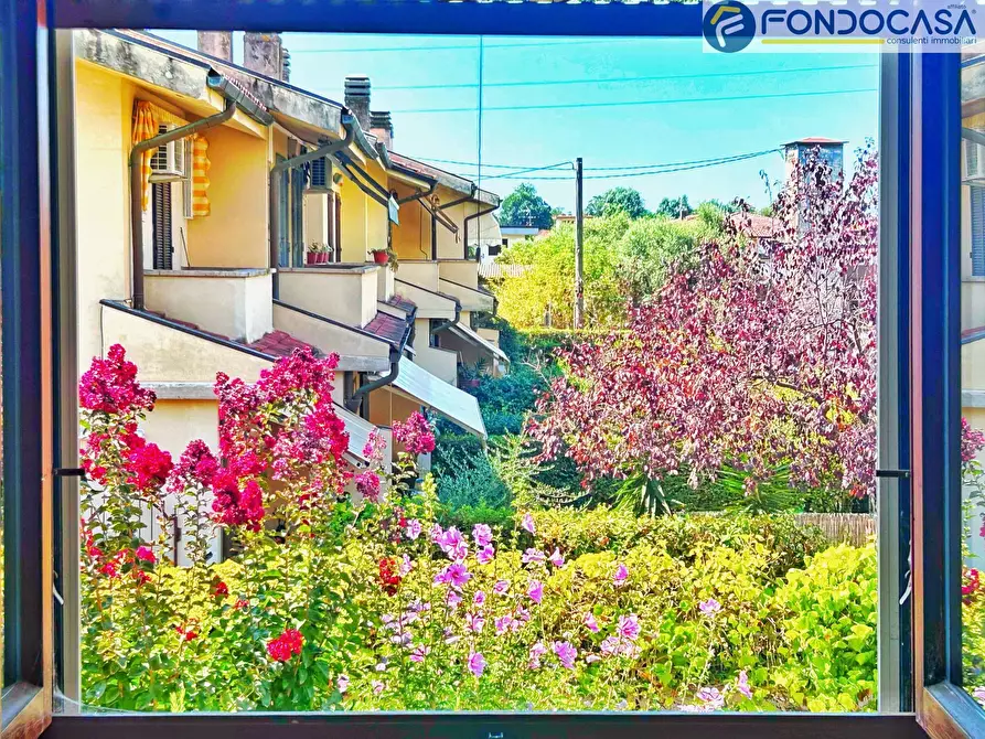 Immagine 29 di Villa in vendita  in Via Federigi a Seravezza